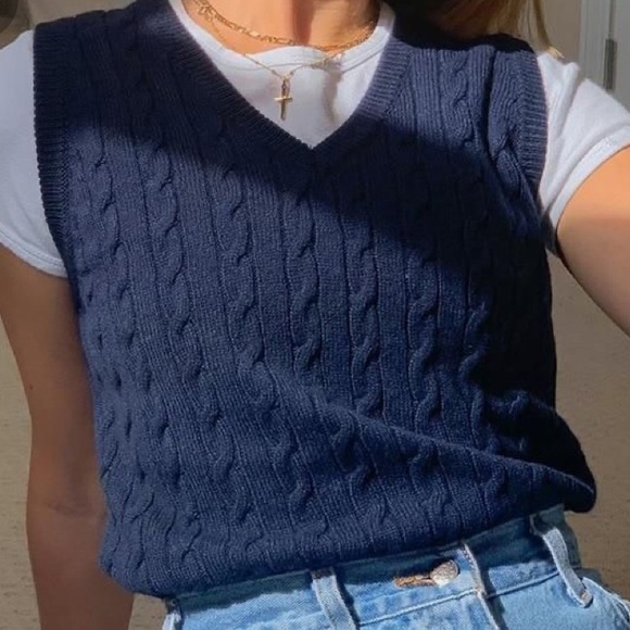 Brandy Melville Other - trendy clothing box🤍